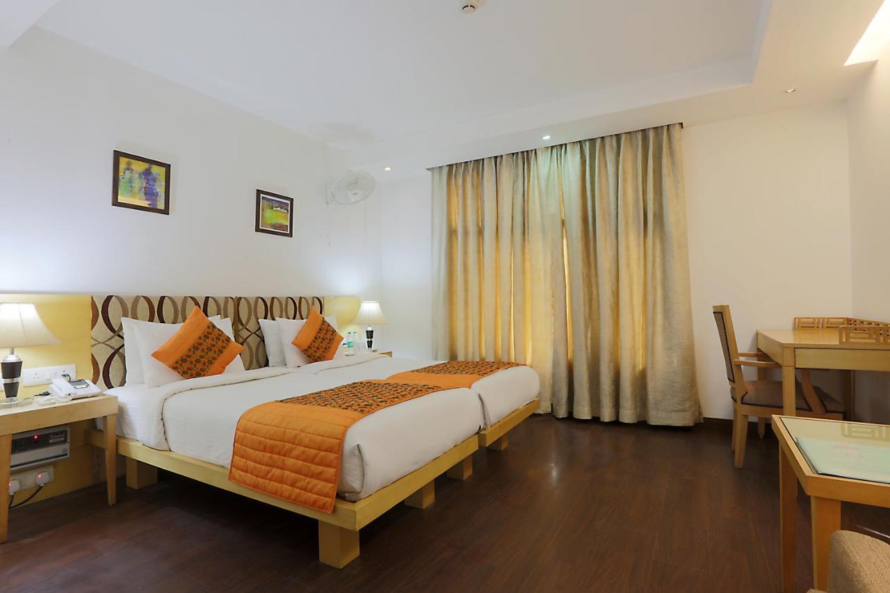 होटल Arch Plaza - Near Yashobhoomi Convention Centre Dwarka 4*